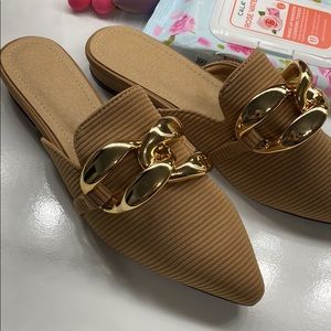 Slides one gold and one camel